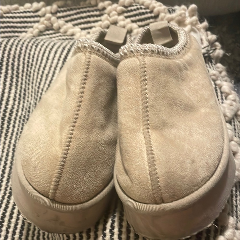 Amazon women’s Cream Slip-On Slippers